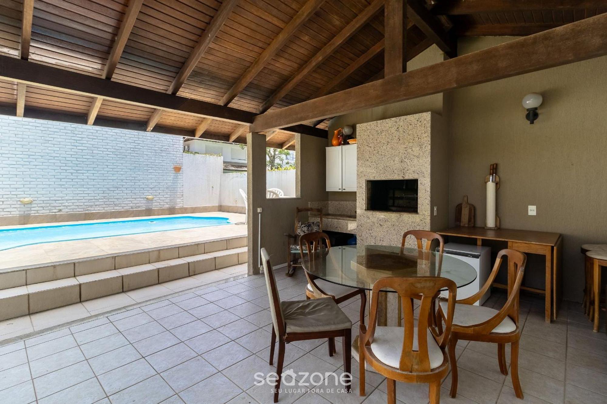 Casa De Ferias Com Piscina E Churrasqueira Rom591 Holiday home